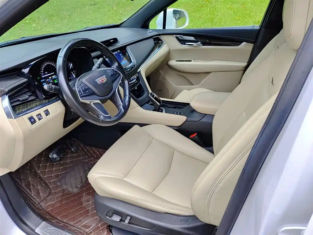 CADILLAC XT5