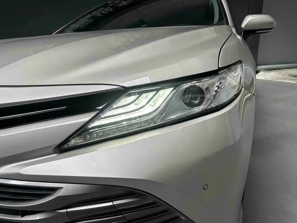 Toyota Camry — миниатюра 2