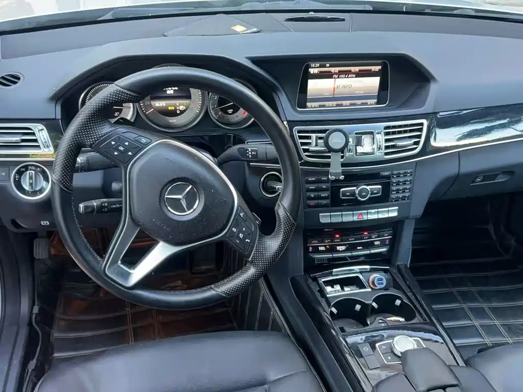 Mercedes-Benz E-Class — миниатюра 8