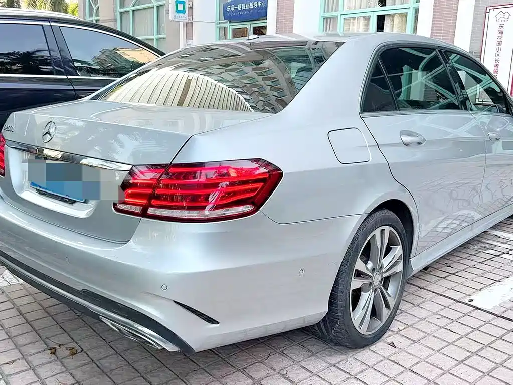 Mercedes-Benz E-Class — миниатюра 4
