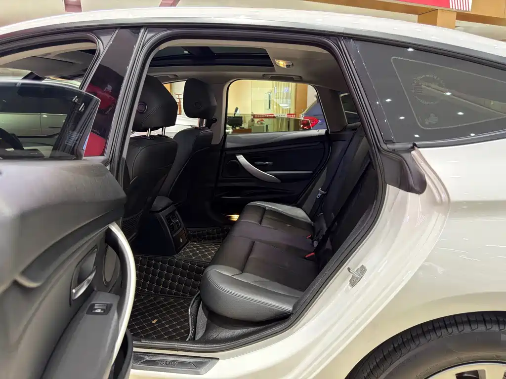 BMW 3 Series GT — миниатюра 6