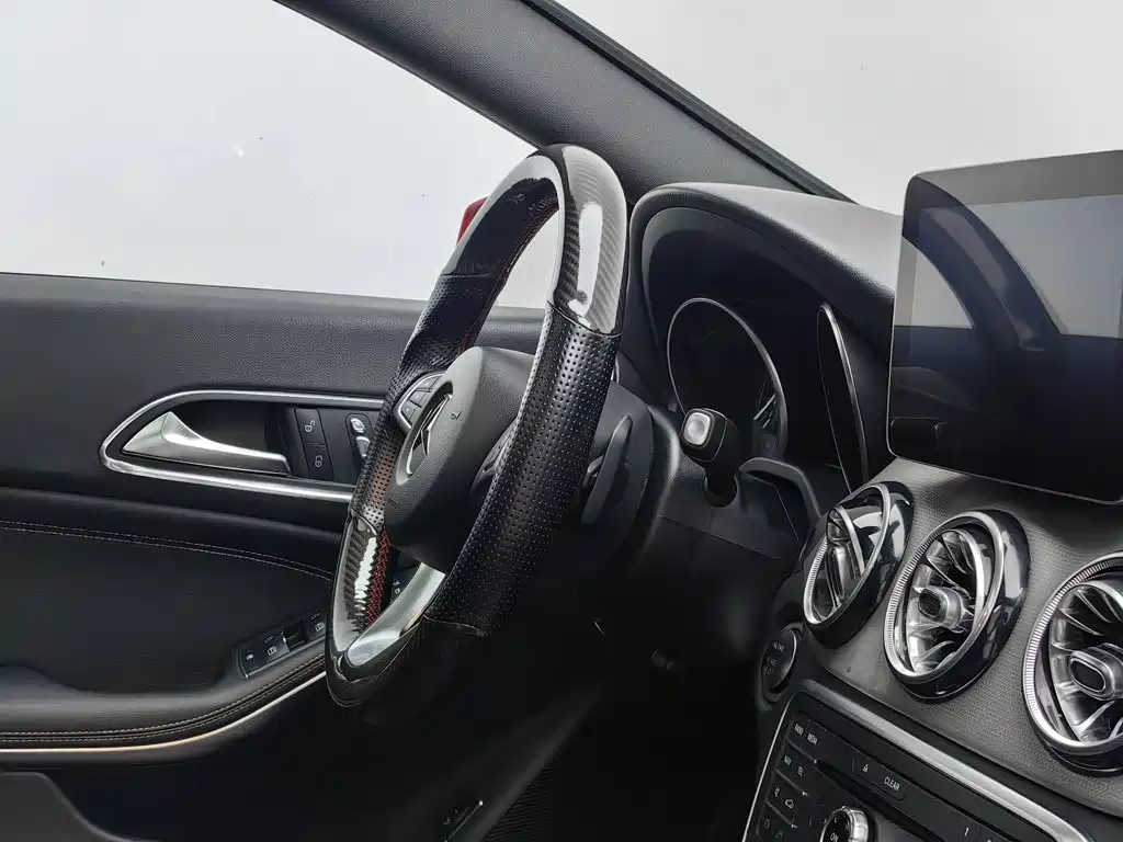 Mercedes-Benz CLA (Import) — миниатюра 22