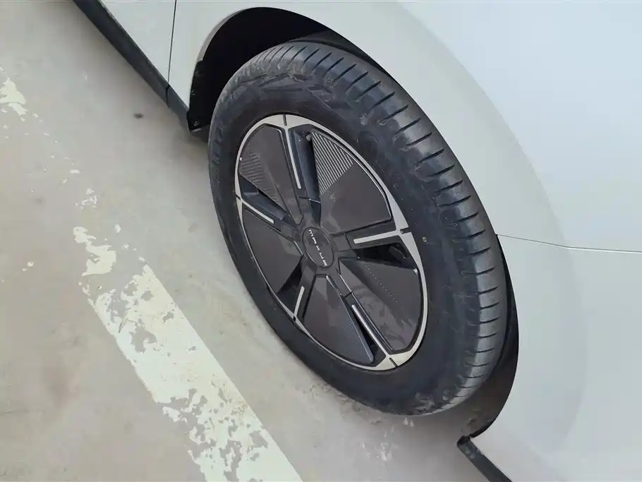 SAIC MAXUS EVERYONE 7