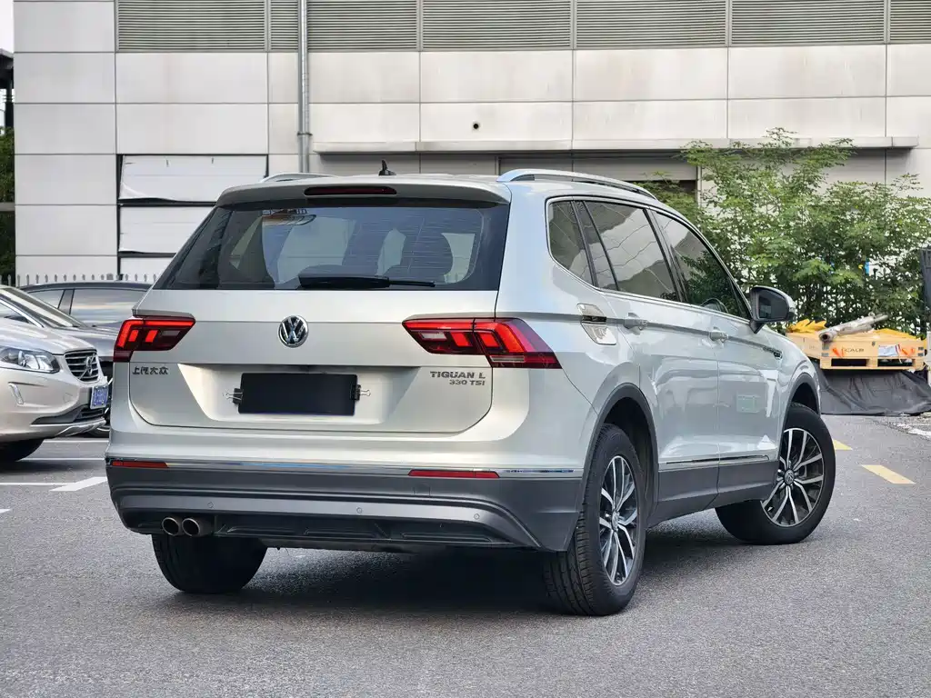 Volkswagen Tiguan L — миниатюра 2