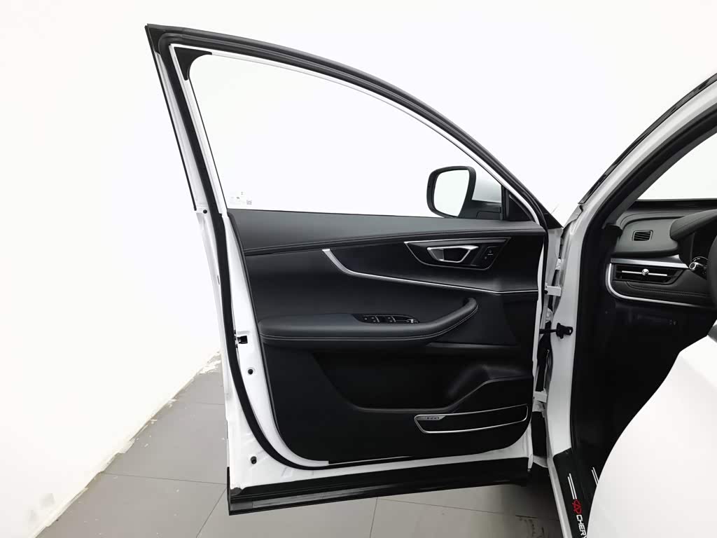 CHERY Tiggo 8 1.5 л 2025 г. Белый, пробег 14500 км