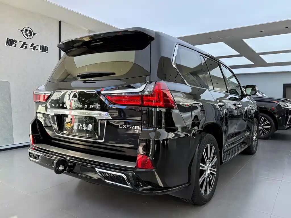Lexus LX — миниатюра 26
