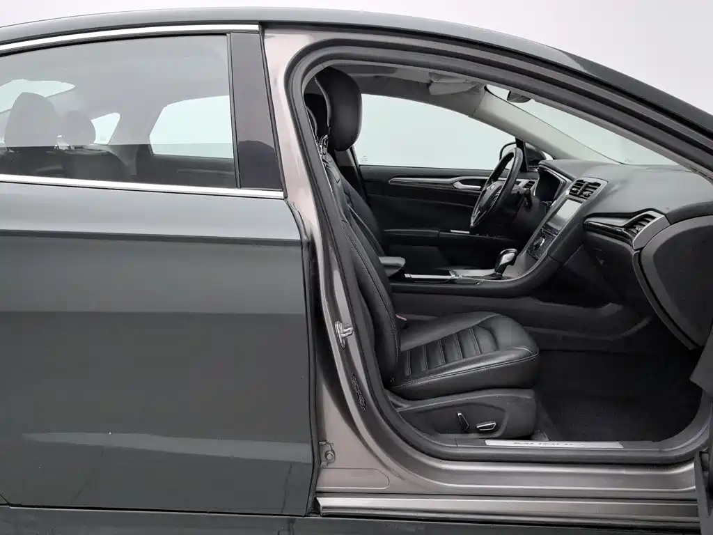 Ford Mondeo — миниатюра 23