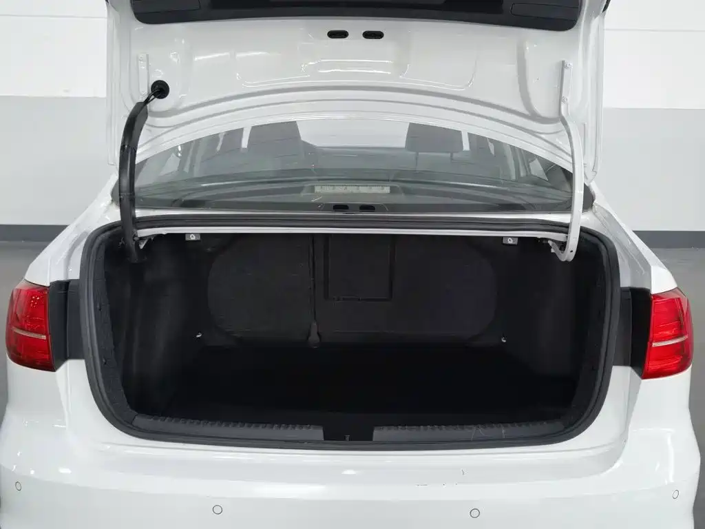 Volkswagen Sagitar — миниатюра 16