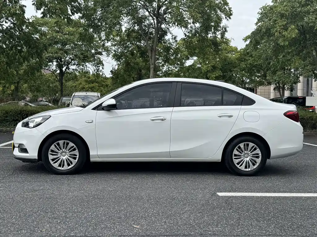 Buick Excelle — миниатюра 2