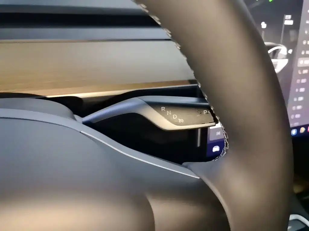 Tesla Model 3 — миниатюра 14