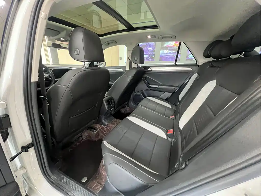 Volkswagen T-Roc 280TSI DSG 2WD Elite PLUS, фото 8