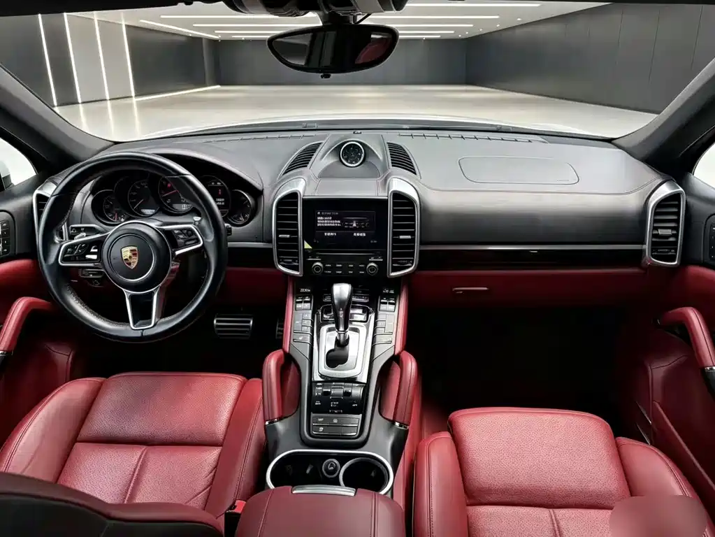 Porsche Cayenne — миниатюра 5