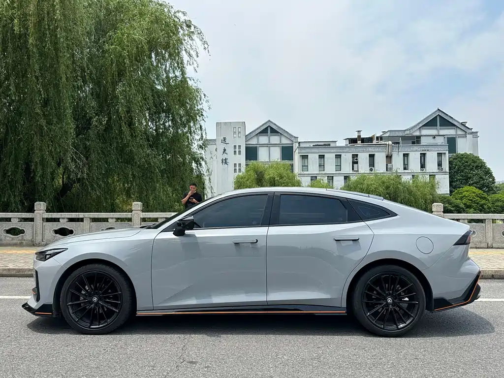 Changan UNI-V 2022 1.5T Luxury