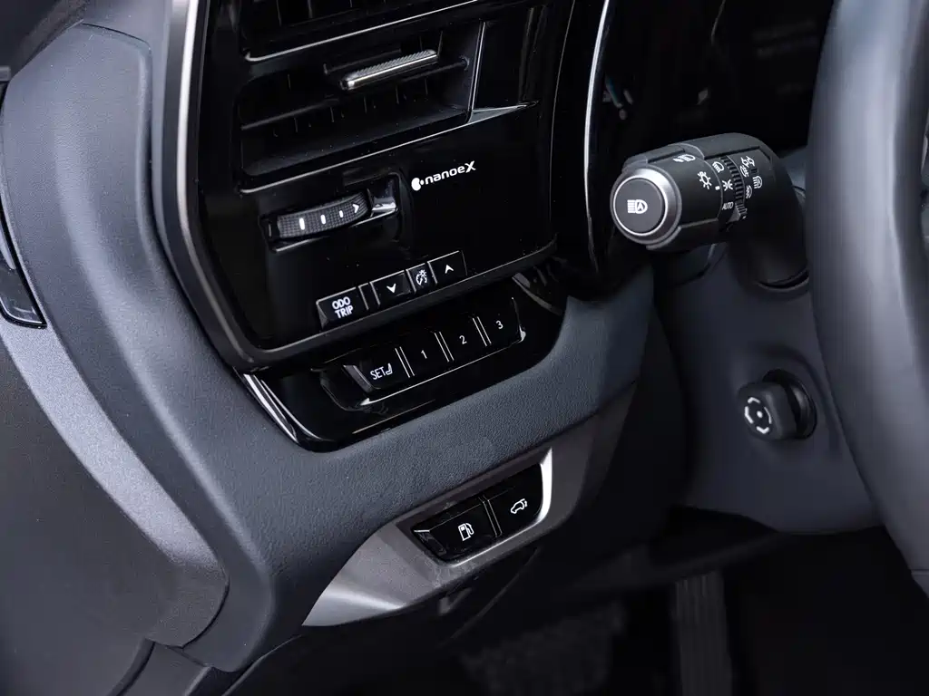 Lexus RX New Energy — миниатюра 20