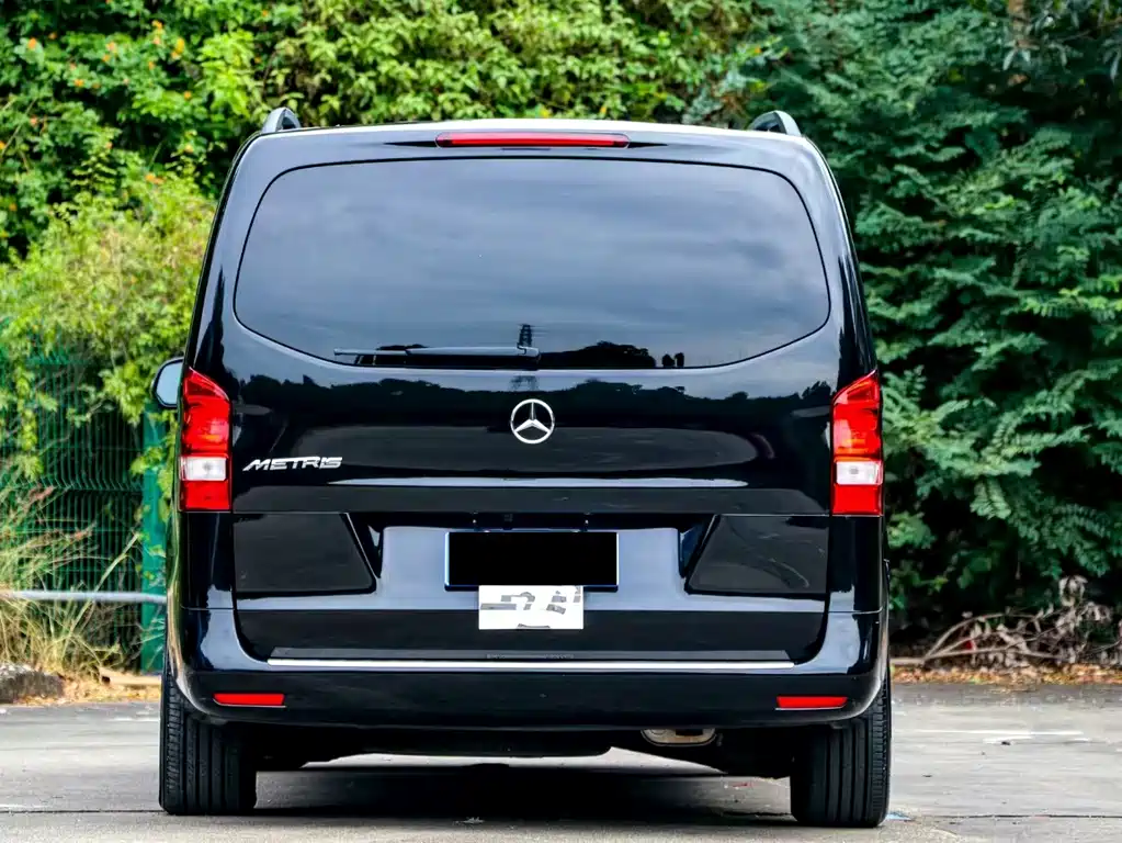 Mercedes-Benz V-Class (Import) — миниатюра 16