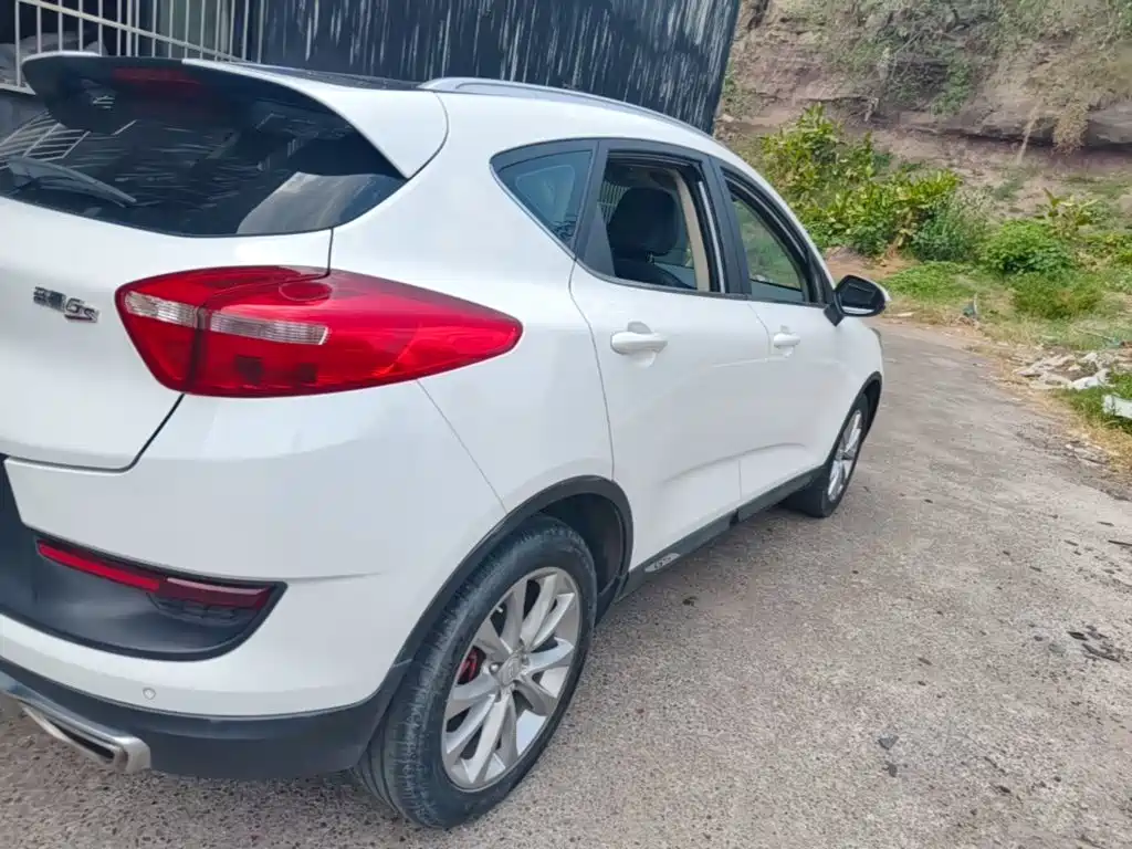 Geely Emgrand GS — миниатюра 8