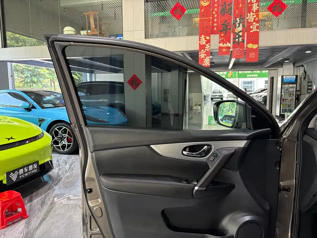 Nissan Qashqai — миниатюра 10