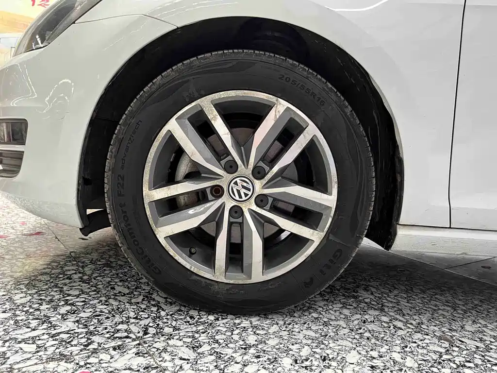 Volkswagen Golf — миниатюра 15