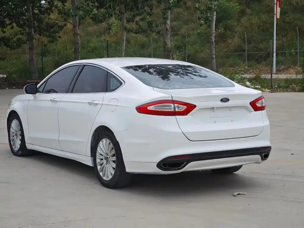 Ford Mondeo 2013 2.0L GTDi200 Fashion