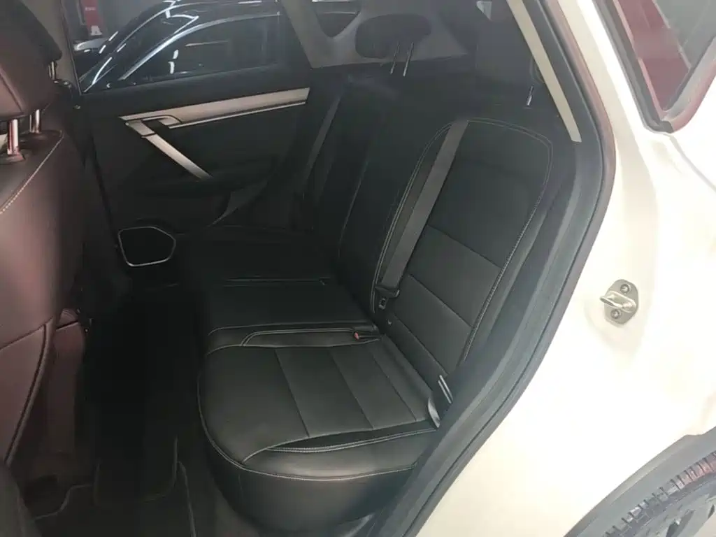 Geely Binyue — миниатюра 17