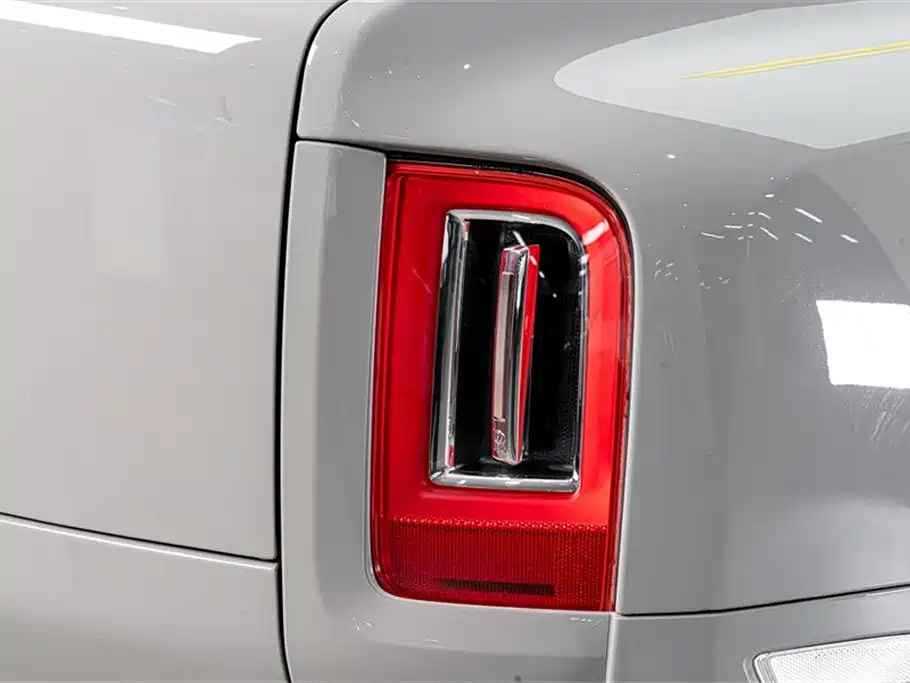Rolls-Royce Cullinan 2018 мест