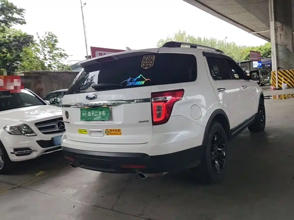Ford Explorer (Import) — миниатюра 7