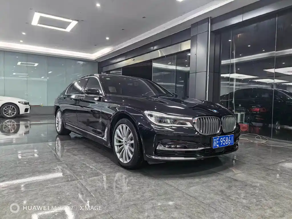 BMW 7 Series — миниатюра 3