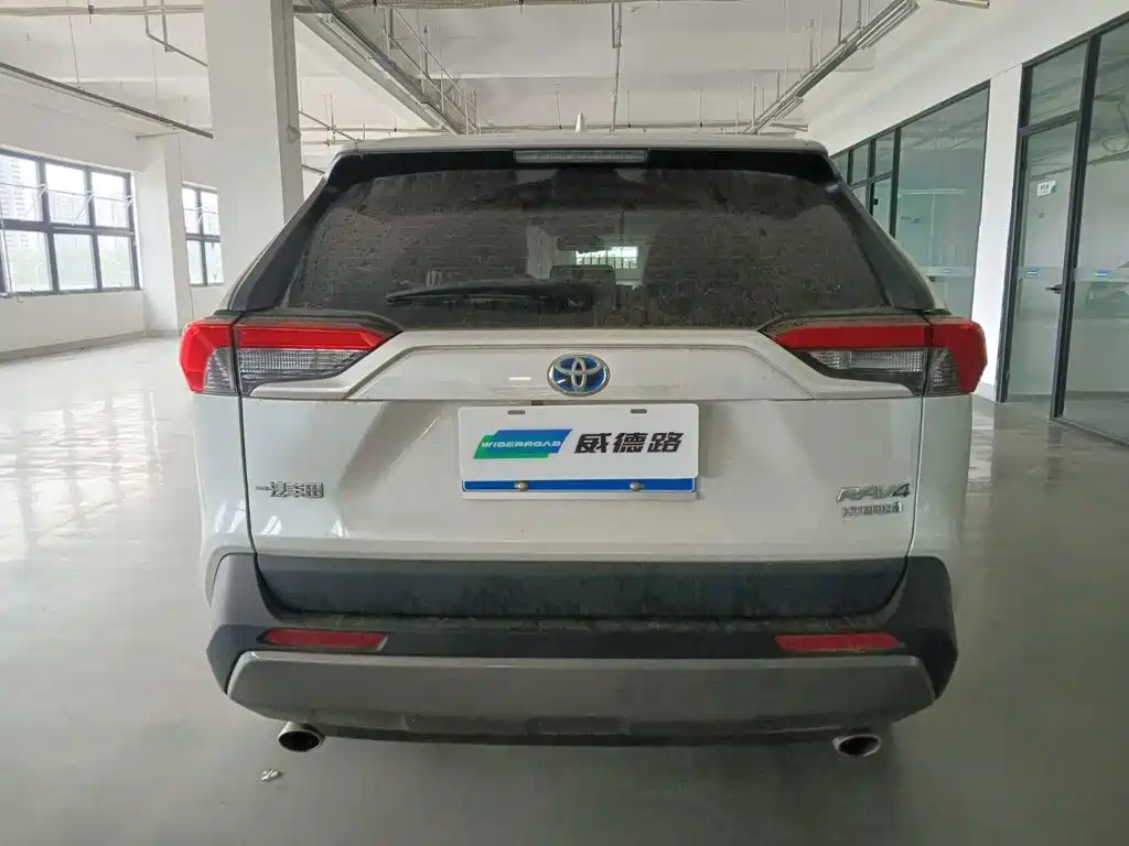 Toyota RAV4 — миниатюра 5