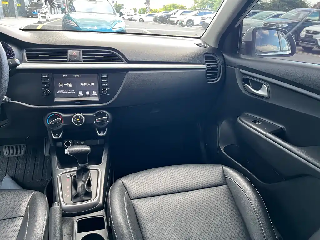 Kia K2 — миниатюра 8