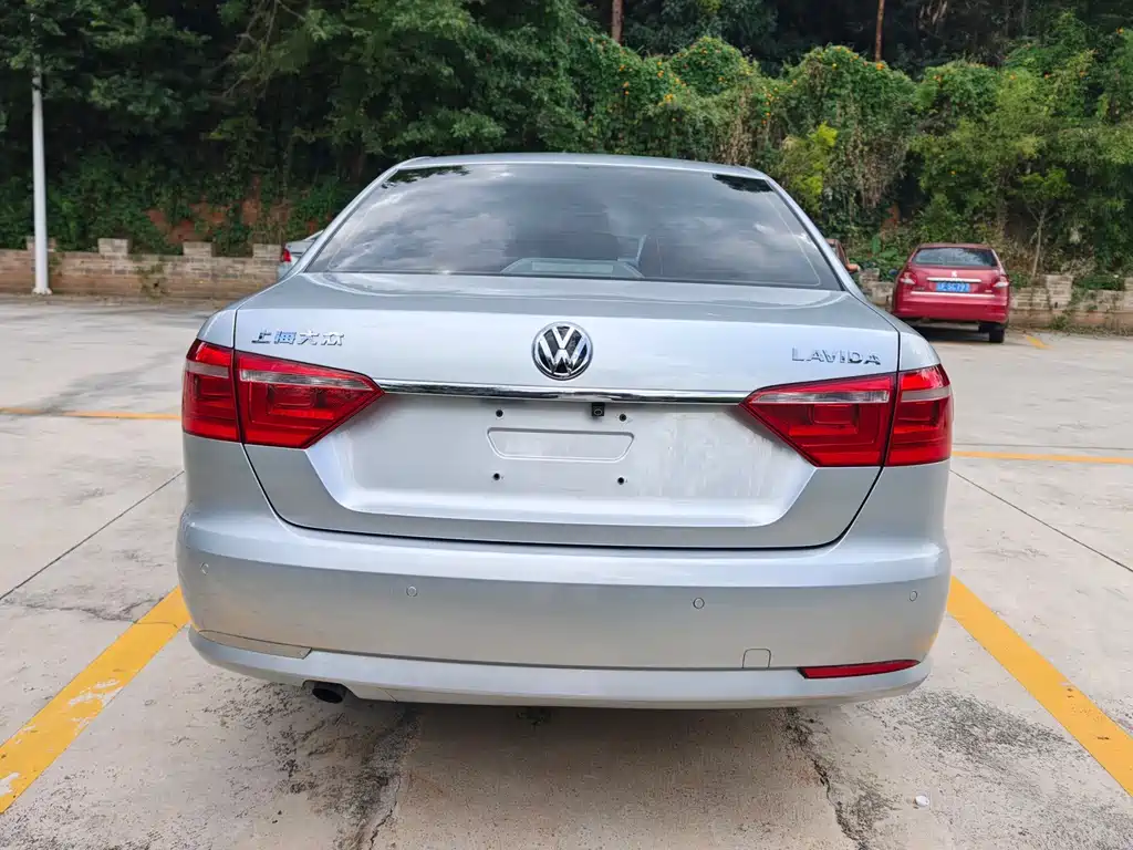 Volkswagen Lavida — миниатюра 6