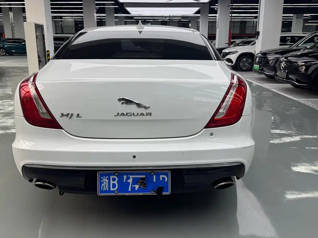Jaguar XJ — миниатюра 13