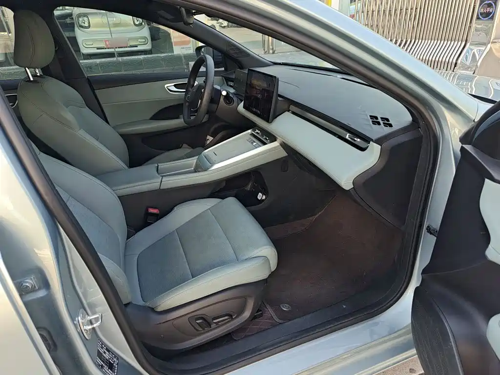 Roewe Young Wai D6 — миниатюра 16