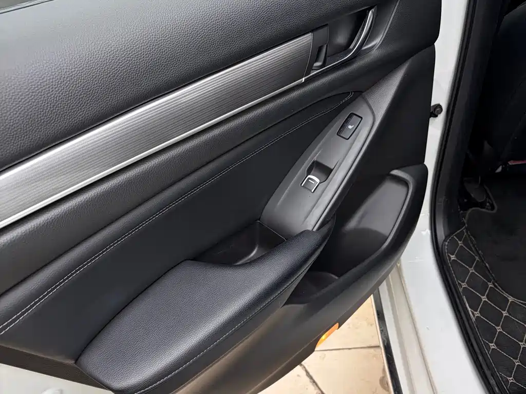 Honda Accord — миниатюра 9