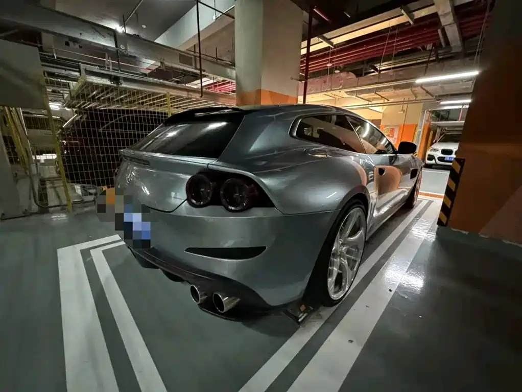 FERRARI GTC4LUSSO