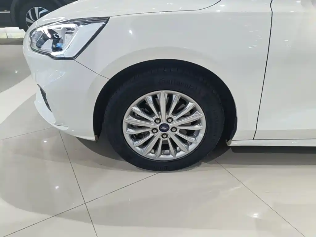 Ford Focus — миниатюра 23