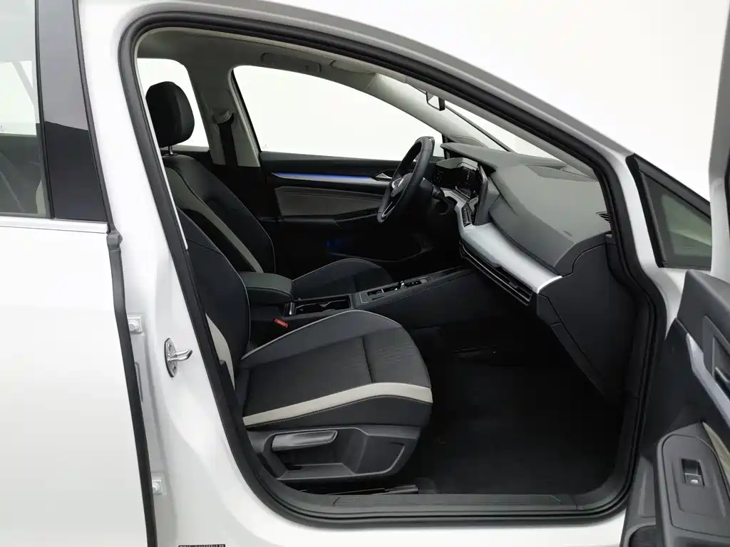 Volkswagen Golf — миниатюра 23