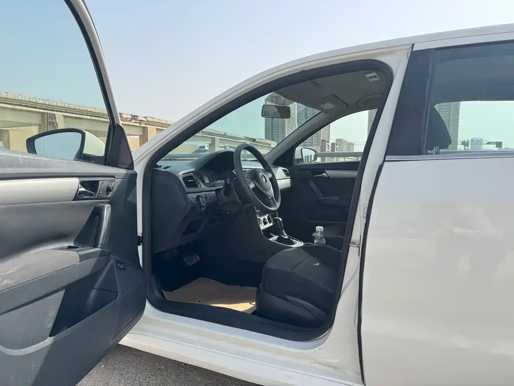 Volkswagen Lavida — миниатюра 4