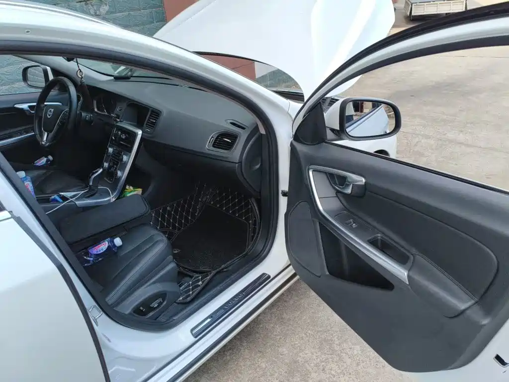 Volvo V60 — миниатюра 18