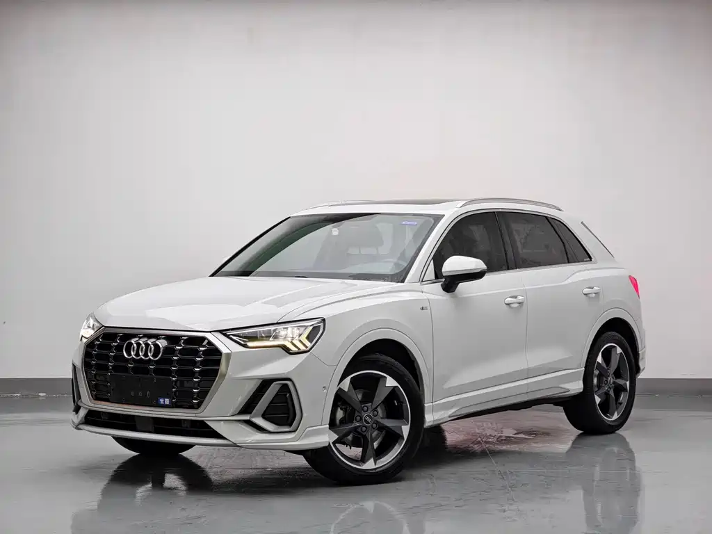 Audi Q3 2023 35 TFSI Fashion (1.4T)