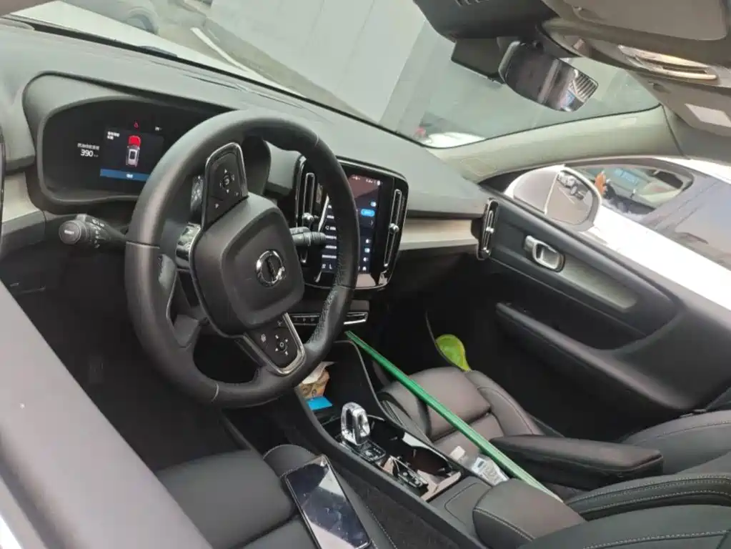 Volvo XC40 — миниатюра 9