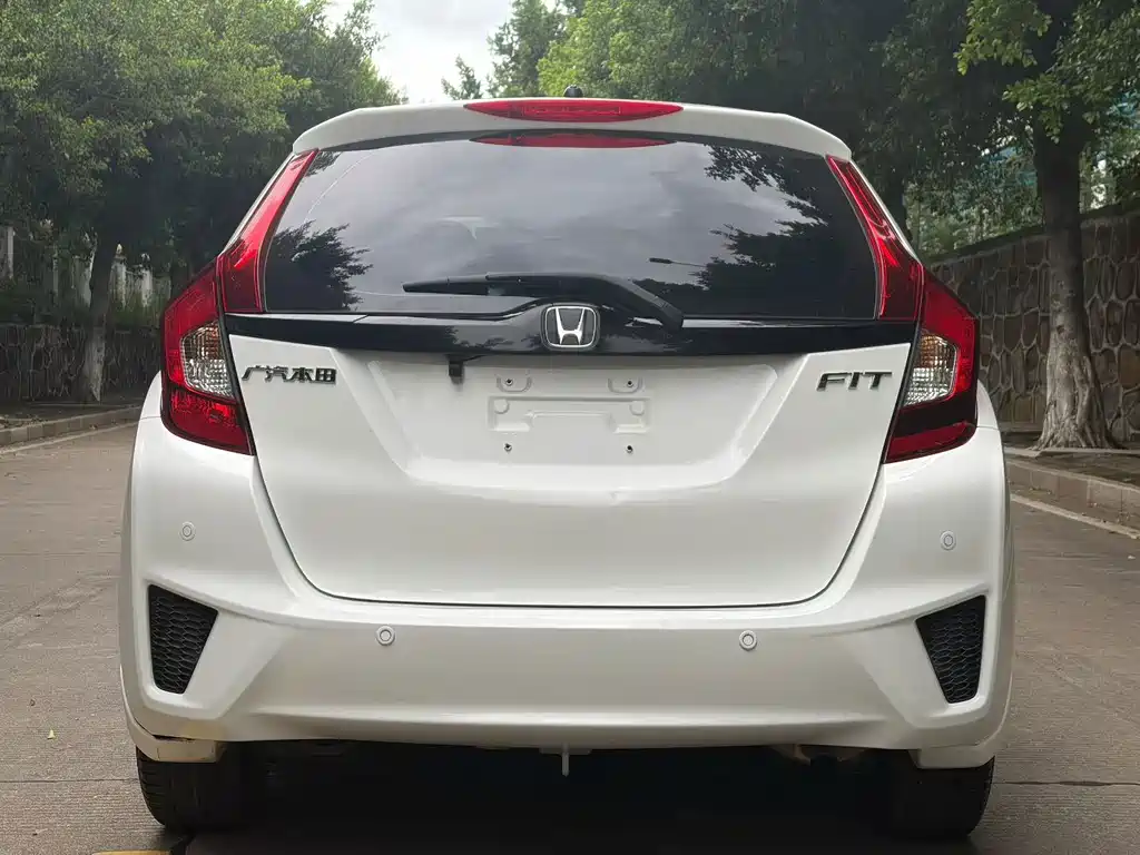 Honda Fit — миниатюра 8