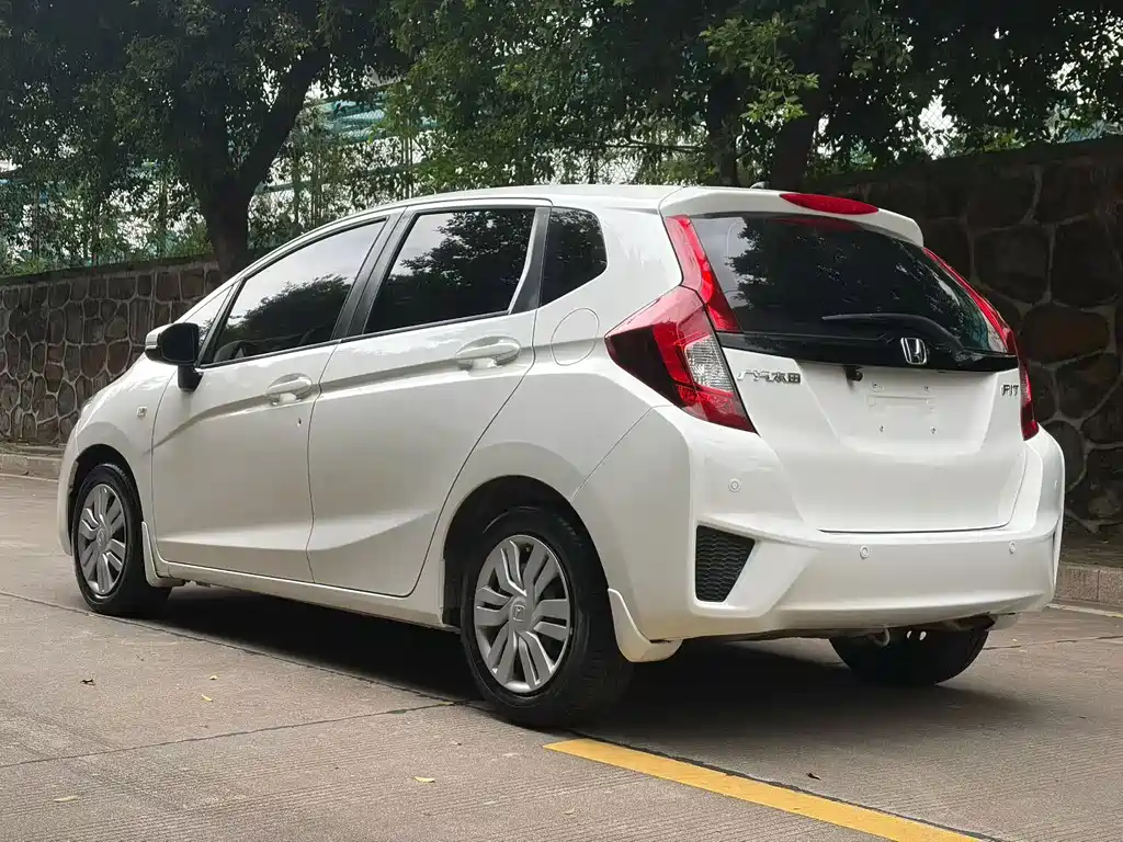 Honda Fit — миниатюра 9