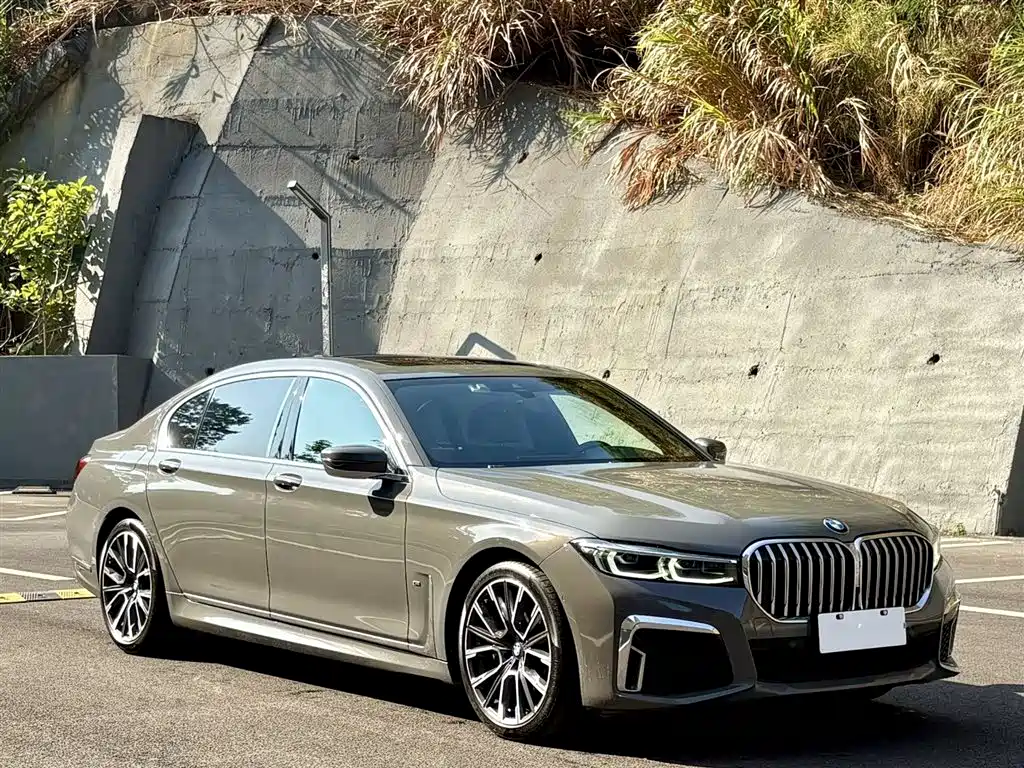 BMW 7 SERIES