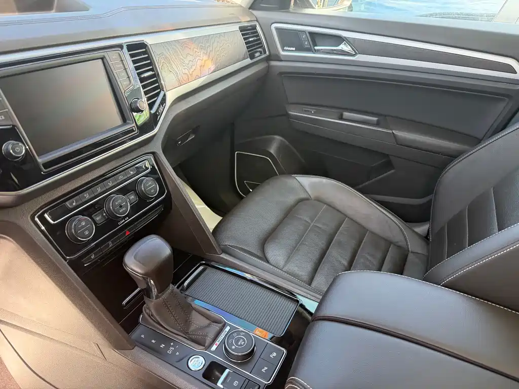 Volkswagen Teramont — миниатюра 5