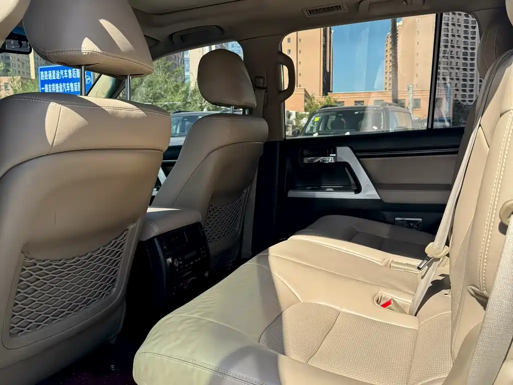Toyota Land Cruiser 2010 4.7L AT VX