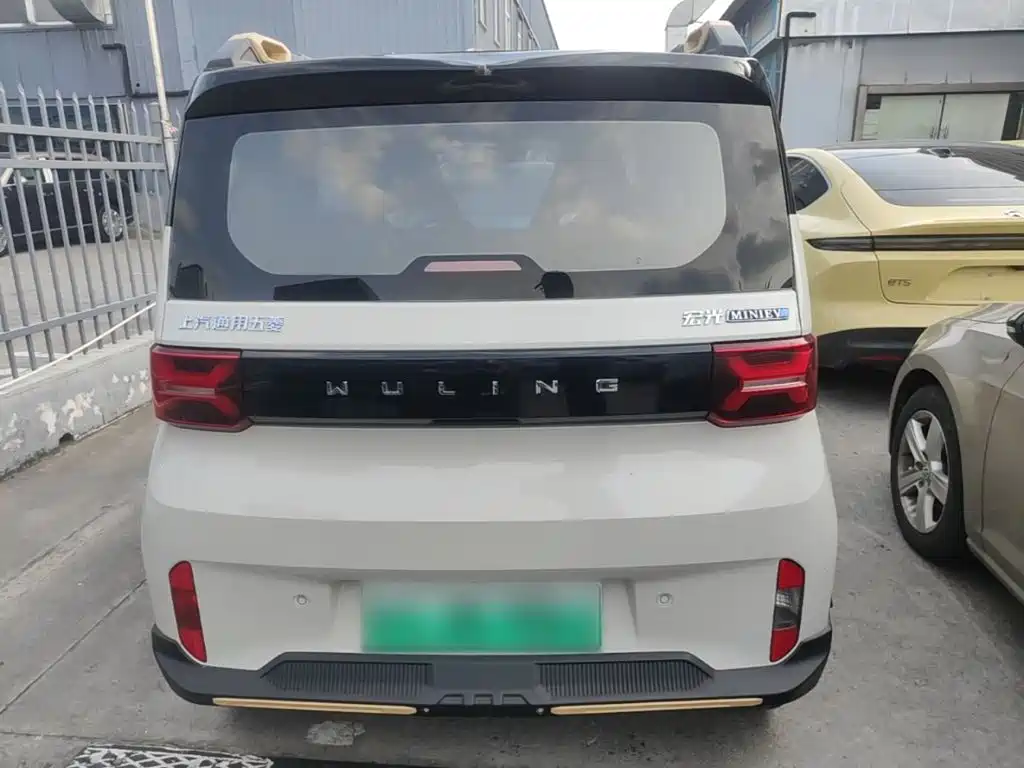 Wuling MINIEV — миниатюра 6