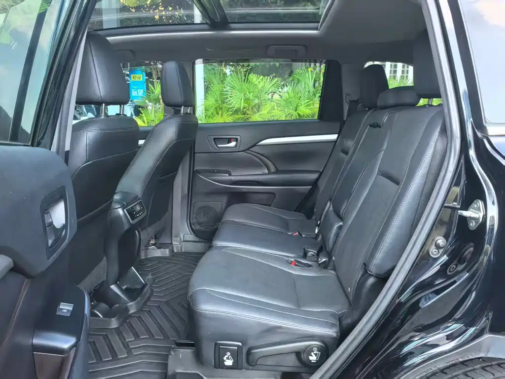 Toyota Highlander — миниатюра 10