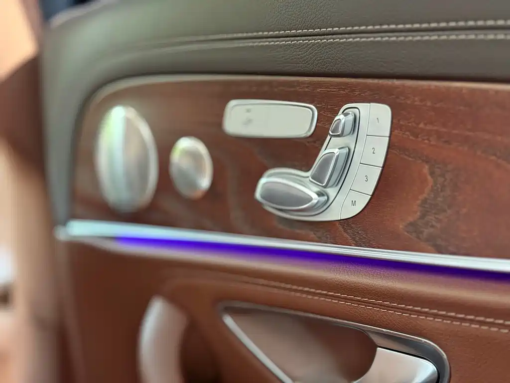 MERCEDES-BENZ E CLASS