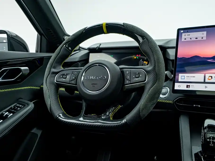 Lynk & Co 03 — миниатюра 20