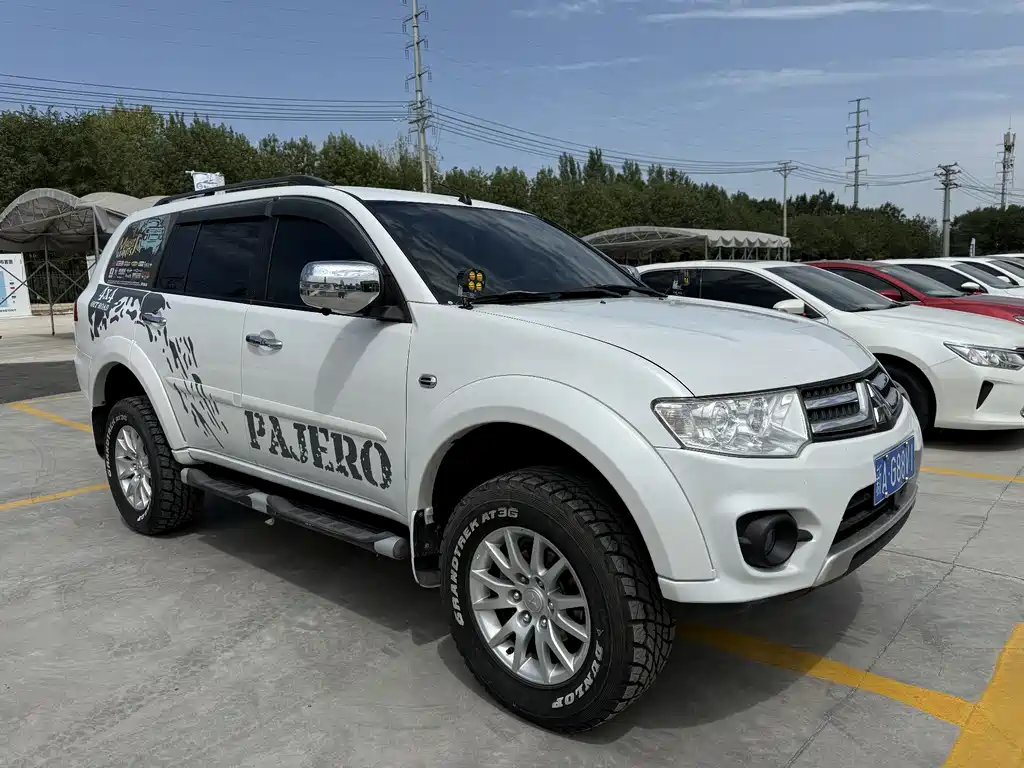 MITSUBISHI PAJERO JINCHANG